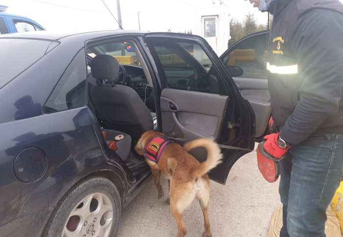 "Tetik" Uyuşturucuyu Yakaladı