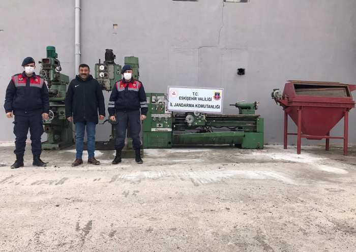 Tepebaşı’nda 400 bin TL değerinde makine çalan 3 şüpheli yakalandı