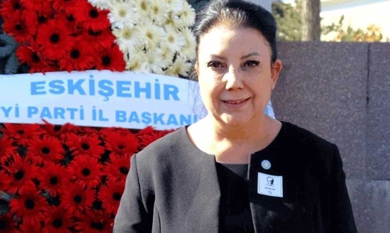 Emine Edizgil istifa etti!