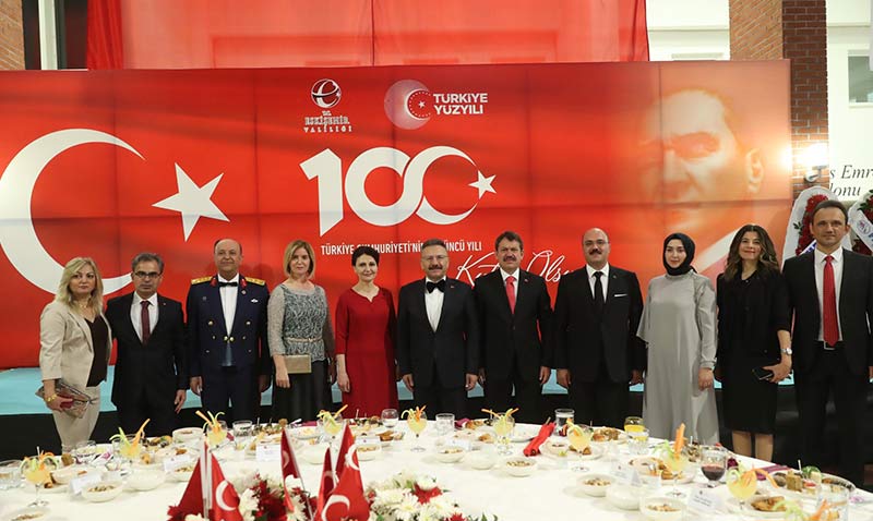 Vali Aksoy, Cumhuriyetimizin 100. Kuruluş Yıl Dönümü dolayısıyla Kabul Töreni düzenledi