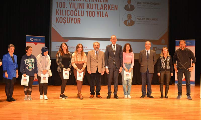 Özaydemir, öğrencilerle bir araya geldi