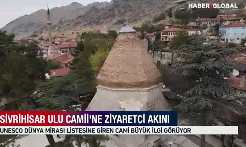 Unesco Dünya Mirası Sivrihisar Ulu Cami ziyaretçi akınına uğruyor