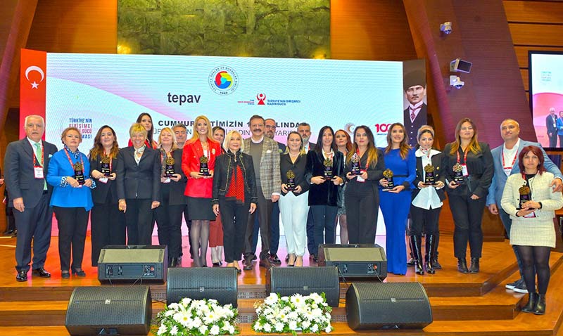 Giriimci kadnlarn 2023 yldzlar dllendirildi