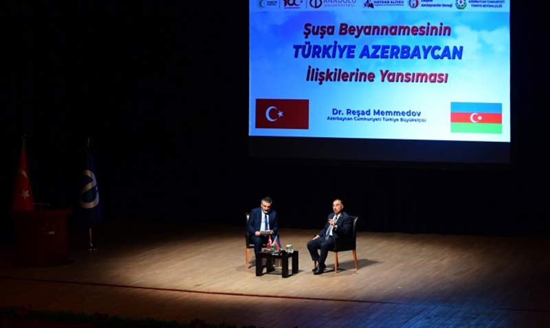 “Şuşa Beyannamesinin Türkiye-Azerbaycan İlişkilerine Yansıması” AKM’de konuşuldu