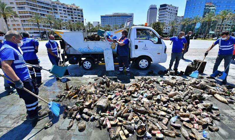 Kendi kendisine denizlere atlayp yzen plastik henz retmedik
