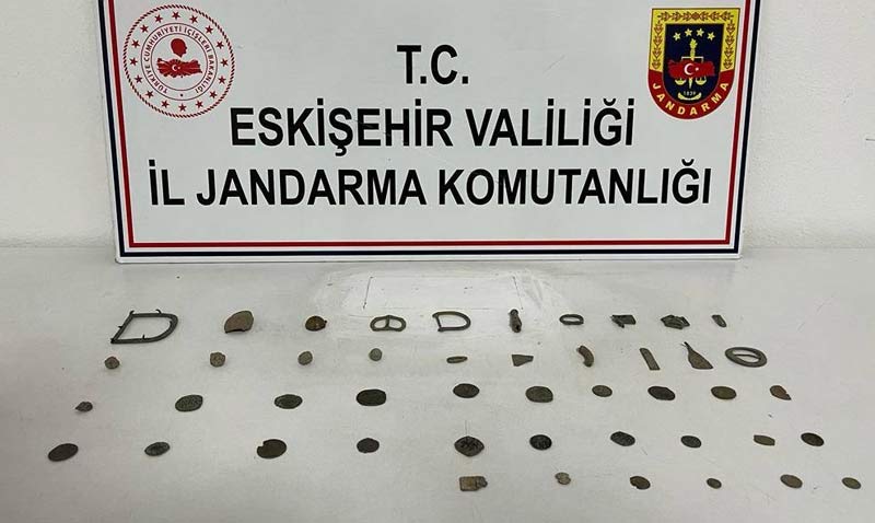Tarihi eserleri satmak isterken su st yakaland
