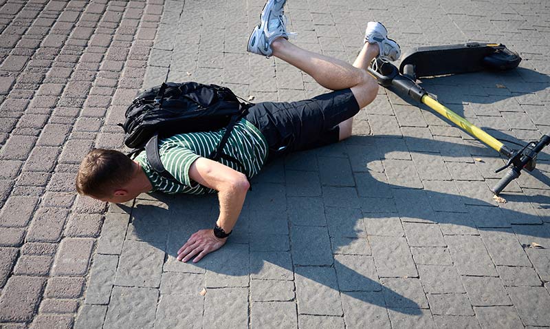 Scooter kazalarve ene krklar