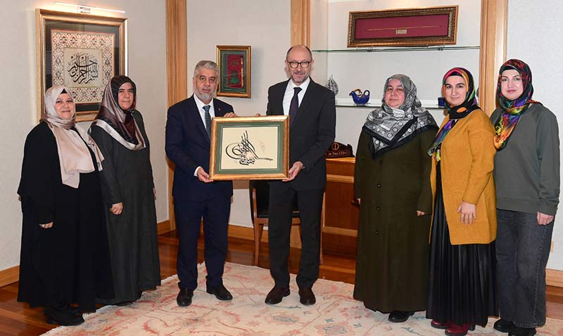 Eskişehir Diyanet Vakfı Kadın Kolları ve İl Müftüsünden Rektör Erdal’a ziyaret