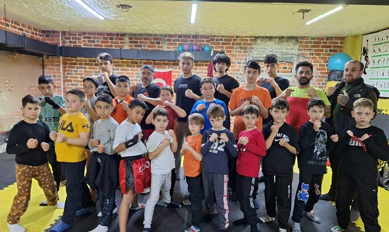 Her Yaa Gre Kickboks retiyor