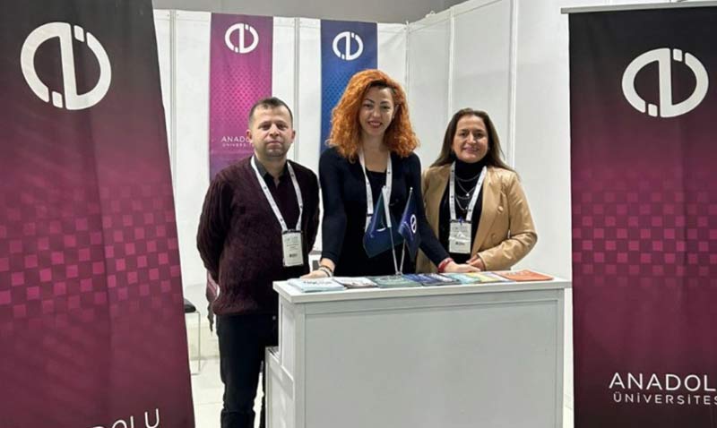 Engelleri aan Anadolu niversitesi Engelsiz Yaam Fuarna katld