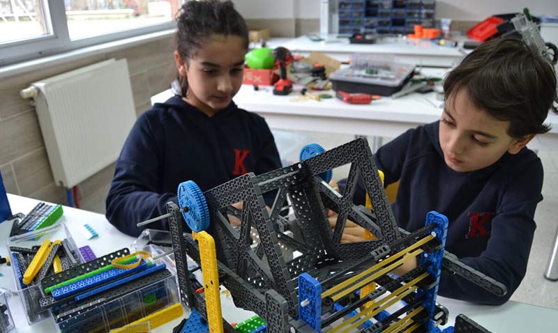 TED Mhendisleri Robotik Turnuvalarn Hazrlanyor