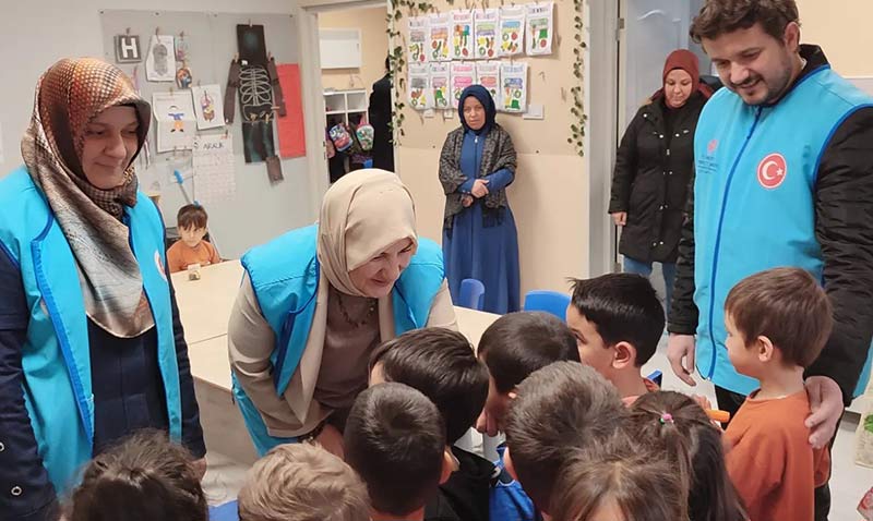 TDV Eskiehir ubesi’nden Vali Sami Snmez lkokulu’na Ziyaret