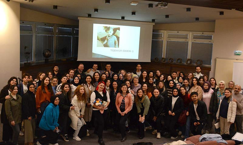 Cumhuriyetin 100. Ylnda ocuk ve Oyun balkl konferans gerekleti