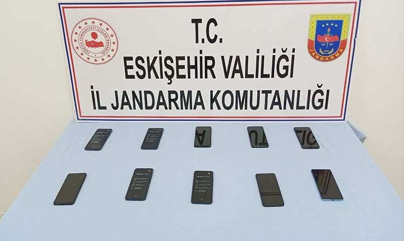 Çifteler’de kaçak telefon operasyonu