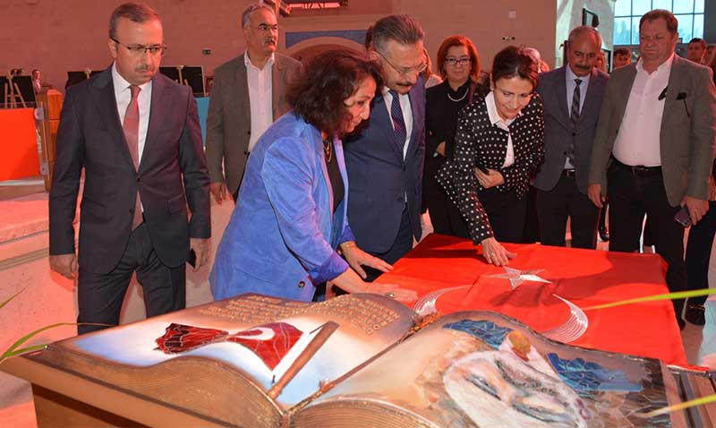 "İz Bırakanlar" Sergisi açıldı