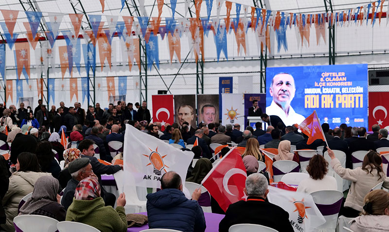 AK Parti Han ve Çifteler ilçe kongrelerine yoğun katılım