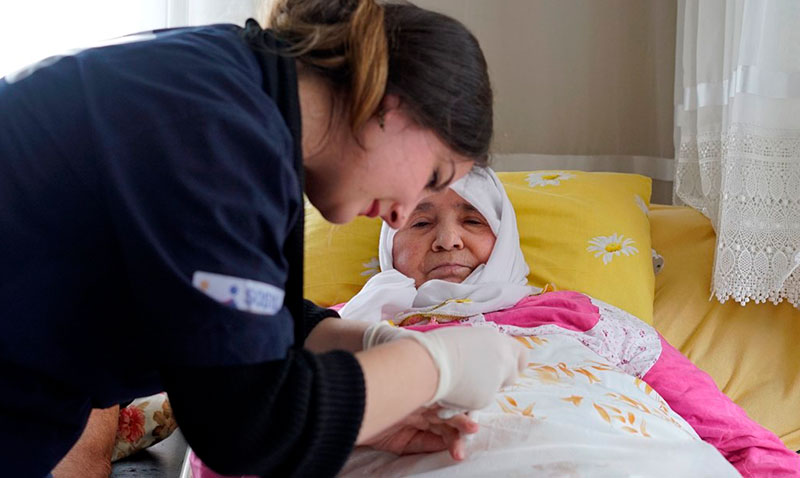 Evde Bakım Yardımı ödemelerini artışlı şekilde yatmaya başladı
