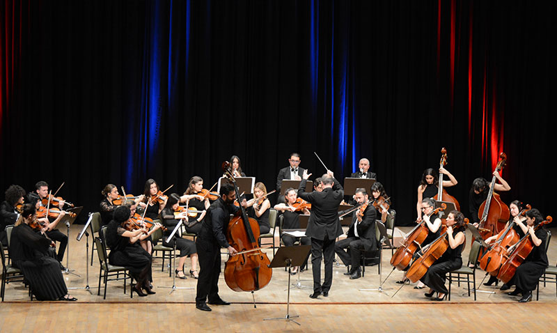 ASO’dan gitar ve kontrabas konseri