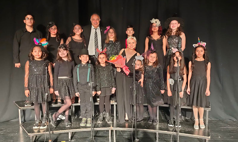 Çocuk Meclisi Geleceğin Sesleri Çocuk Korosu yeni yıl konseri düzenledi