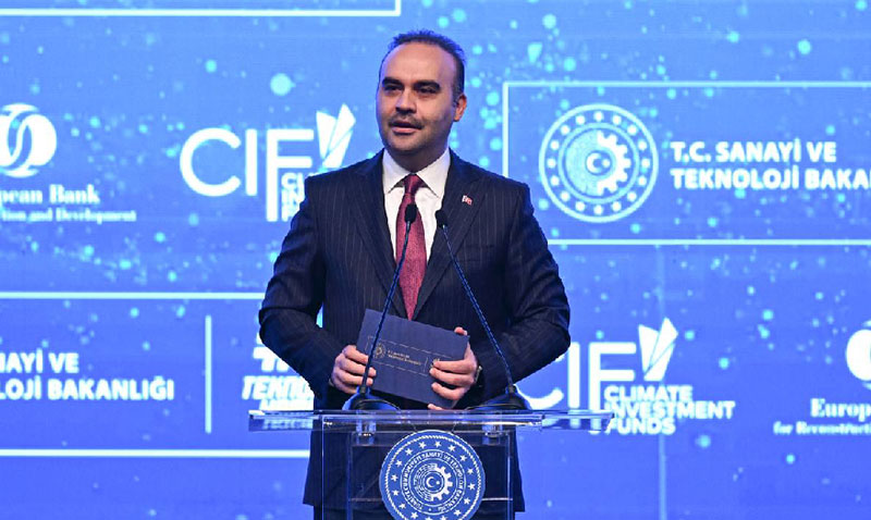 Türkiye’nin sektörel düşük karbonlu yol haritasını tanıttı