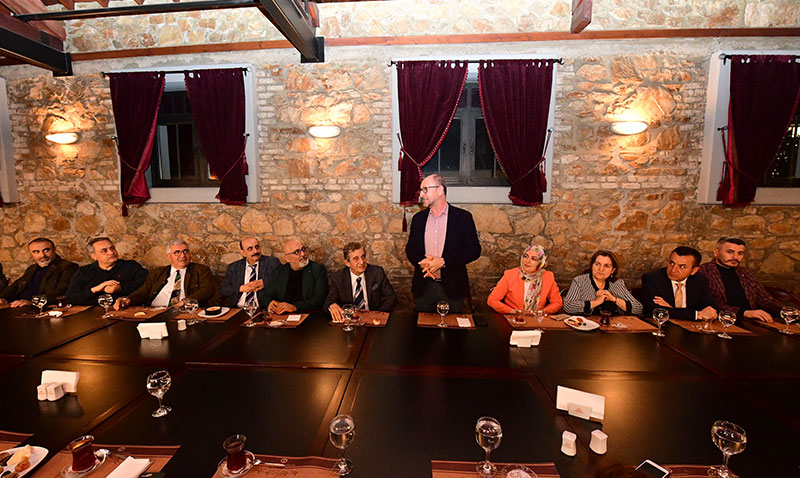 Rektör Erdal, Üniversitemiz akademik ve idari yöneticileriyle iftarda bir araya geldi