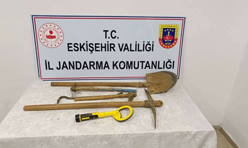 Tepebaşında kaçak kazıya suç üstü