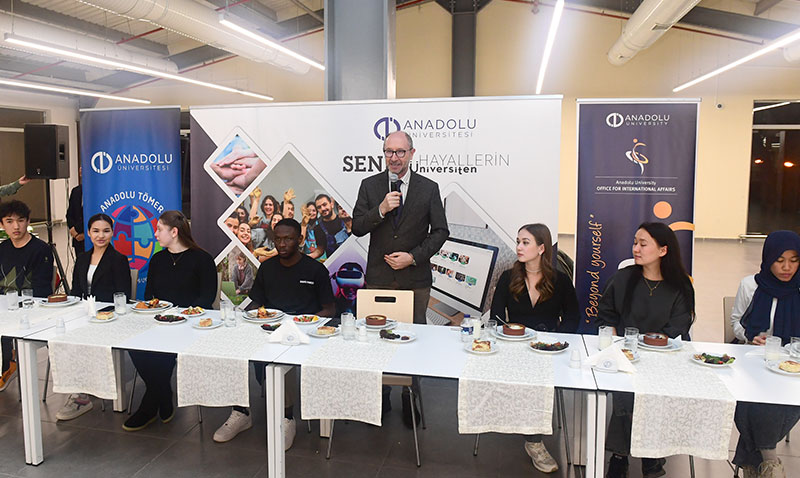 Rektör Erdal uluslararası öğrencilerle iftarda buluştu