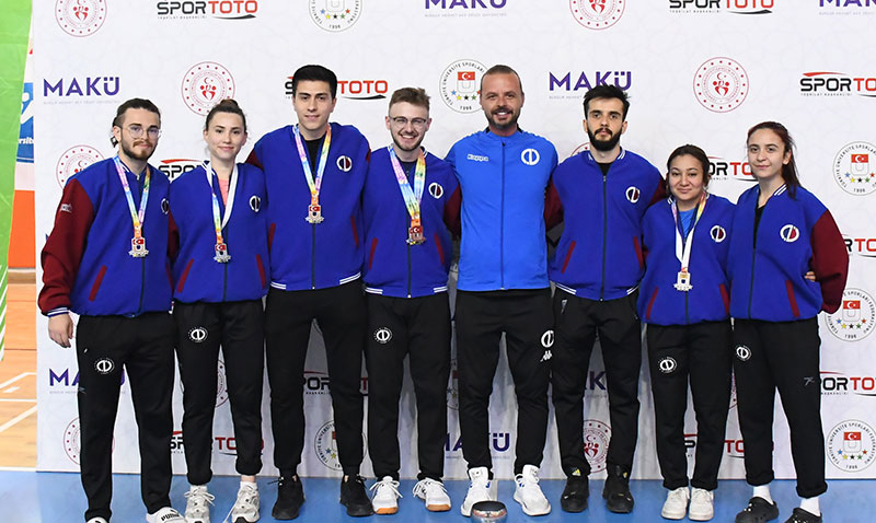 Anadolu niversitesi Badminton Takm sper lige ykseldi