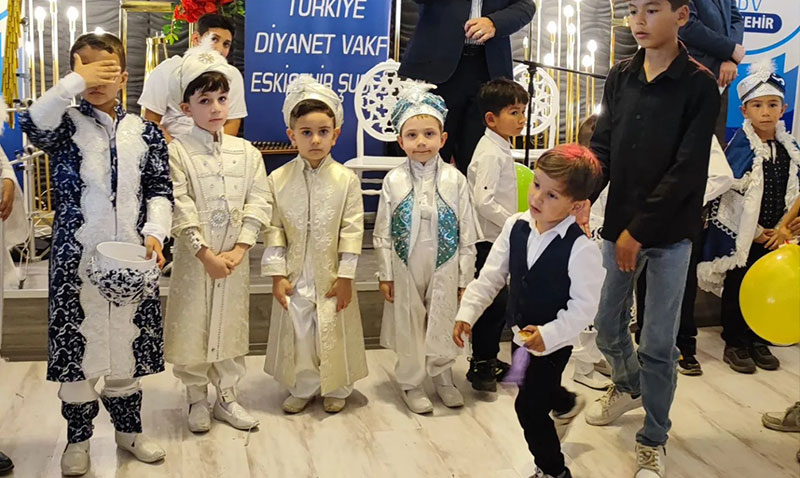 Trkiye Diyanet Vakf Eskiehir ubesi 22 ocuk iin Snnet Treni Dzenledi