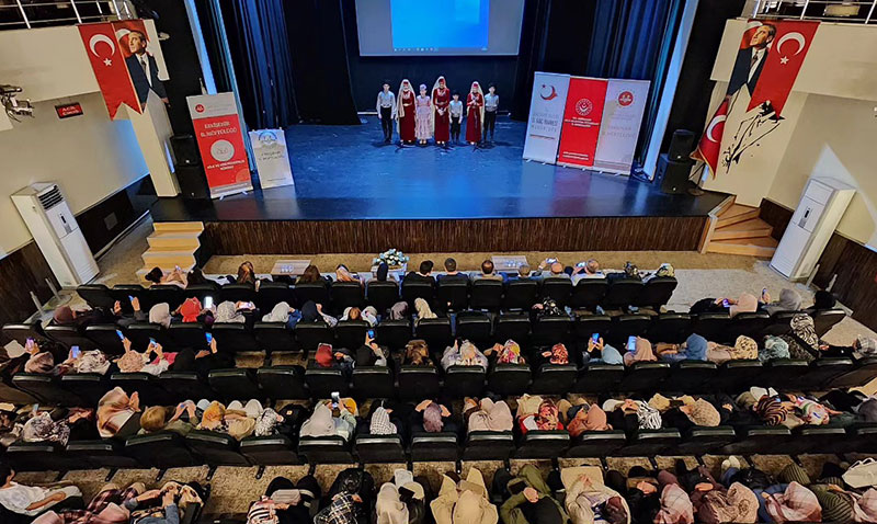"Savaş, Göç ve Aile" Konferansı Düzenlendi