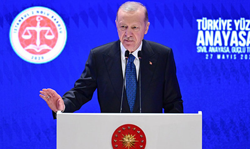 Türk demokrasisi, yeni ve sivil anayasa yapma eşiğini aşacak güce, olgunluğa fazlasıyla sahiptir