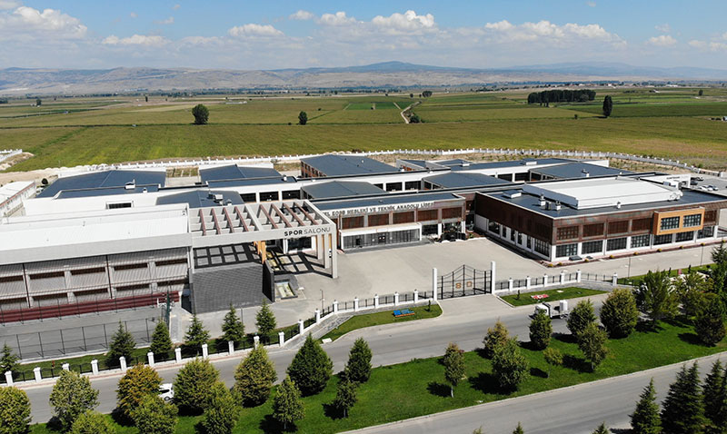 Saraç: Türkiye’ye örnek okulumuza 390 öğrenci alacağız