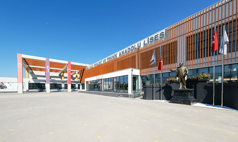 zel EOSB Mesleki ve Teknik Anadolu Lisesine ilk gnde rekor bavuru