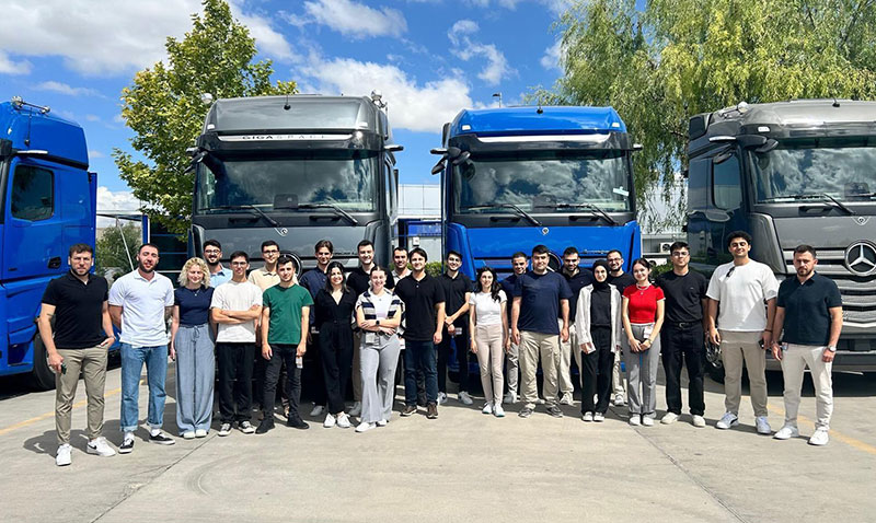 Mercedes-Benz Türk’ün Gençlere Kariyer Kapılarını Aralayan Staj Programları Başladı
