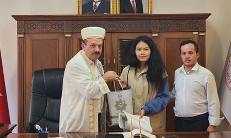 Tayland Vatandaşı Sırıpon Nonsamart Eskişehir’de Müslüman Oldu