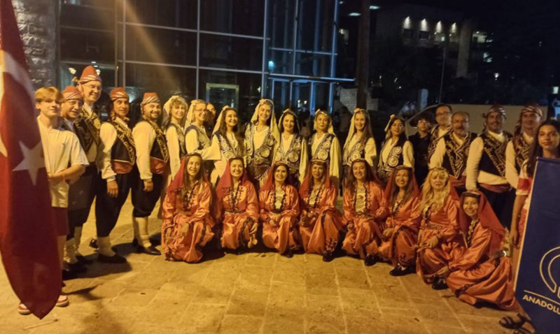 Halkdansları topluluğu dans ve müzik festivaline katıldı