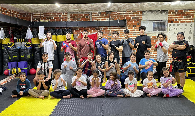 Yeni Yıla Kickboks Yaparak Girdiler