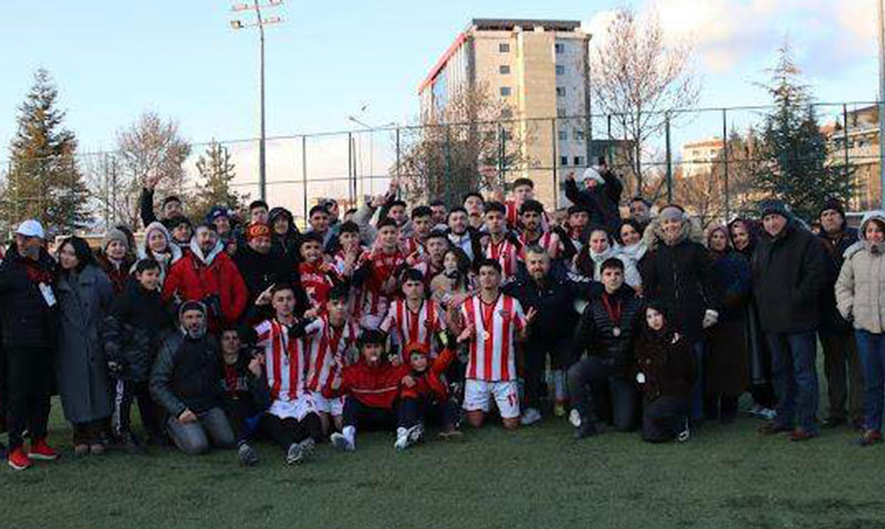 Sağlıkspor Gençlerinden Şampiyonluk Serisi