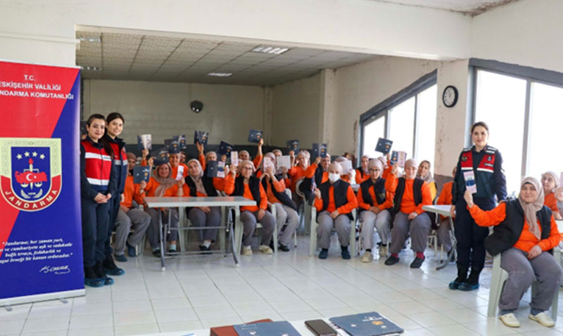Eskişehir İl Jandarma Komutanlığı’ndan Eğitim ve Bilgilendirme Faaliyeti
