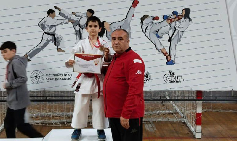 Eskişehirli Yusuf Berat Yılmaz, Karate Grup Müsabakalarında Zirvede!