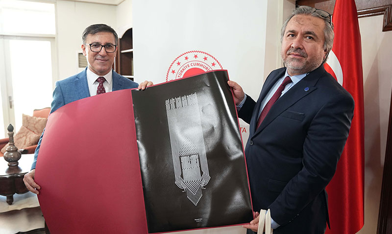 Trk niversitelerinin temsilcileri Endonezya Bykeliliinde arland