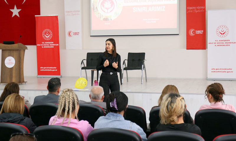 2025 Aile Yılı’nda "Özgürlüğe Açılan Kapı: Sınırlarımız" Söyleşisi Yoğun İlgi Gördü