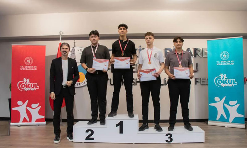 Salih Zeki Anadolu Lisesi Bilardo Takımı Türkiye İkincisi Oldu!