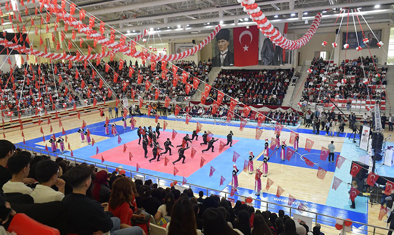 Eskişehir’de 19 Mayıs Coşkusu Şehit Anıl Gül Spor Salonu’nda Yükseldi