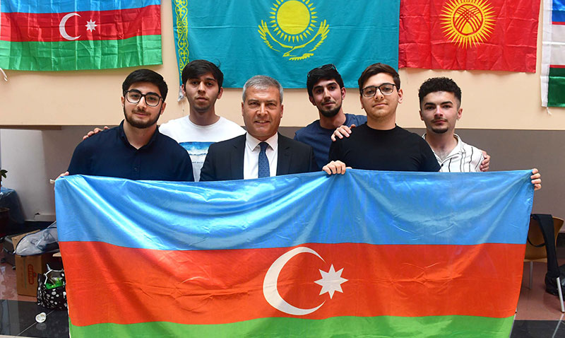 Anadolu niversitesinde kltr gn cokuyla kutland