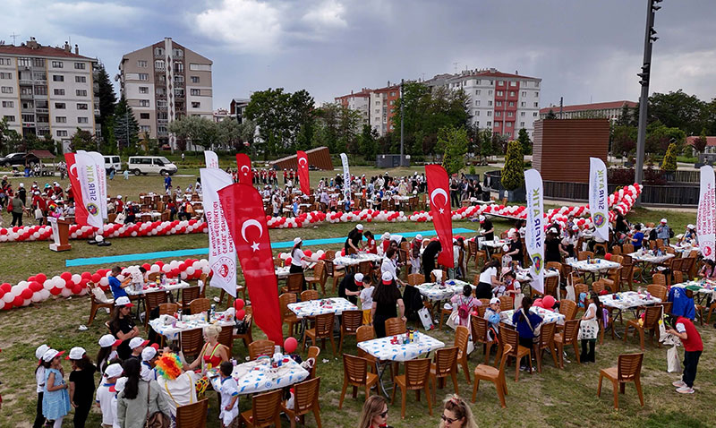 Eskişehir’de "Çevrene İyi Bak" Temalı Çevre Şenliği Coşkuyla Kutlandı!