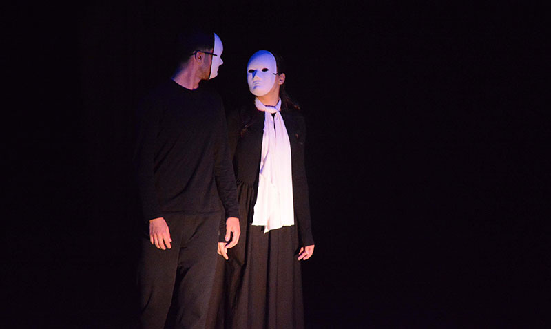Yank operas seyirciyle bulutu   