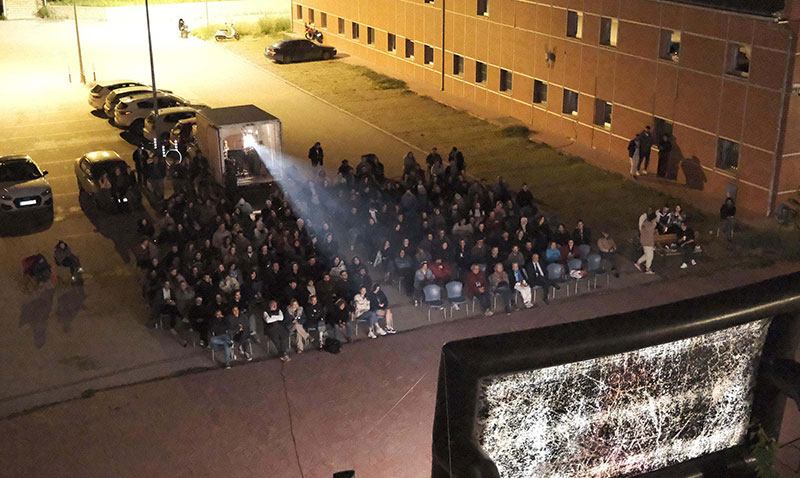 Derman Filmi açık hava sinemasıyla sinemaseverlerle buluştu
