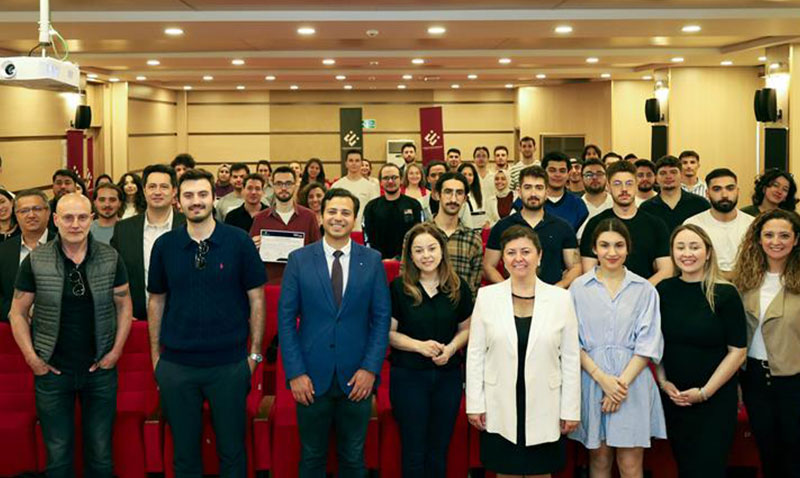 Eczacıbaşı TechYouth School Mezuniyet Töreni ESTÜ’de Gerçekleşti