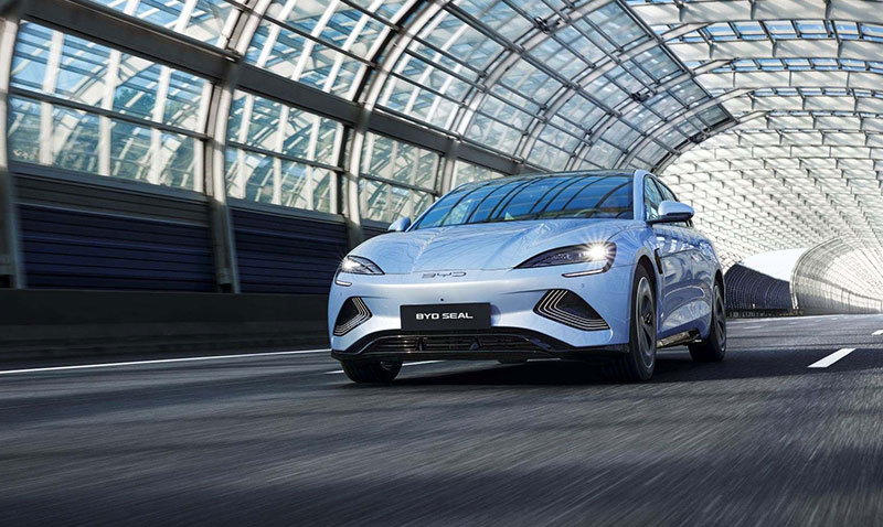 BYDnin Elektrikli Sportif Sedan SEAL Yollara kyor